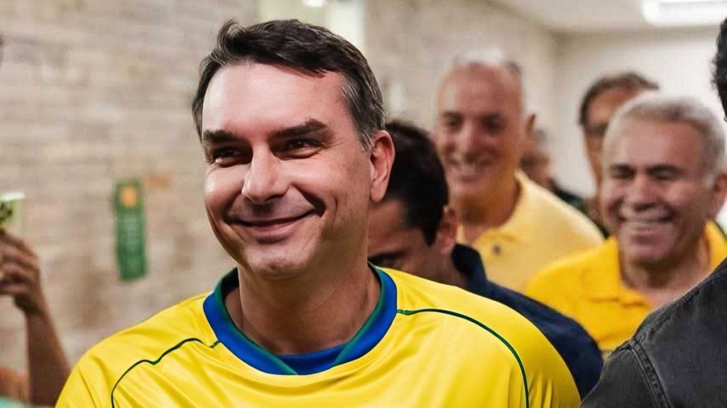 Flávio Bolsonaro critica proibição das bets e cita impacto sobre clubes e empresas
